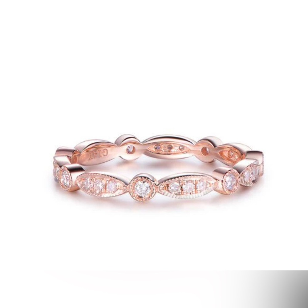 Elegant Rose Gold Diamond Ring